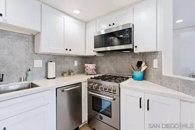  7509 Draper #210, La Jolla, CA 92037 - Photo 9