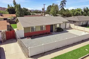 1001 E Lucerne, Hemet, CA 92543 - Photo 1