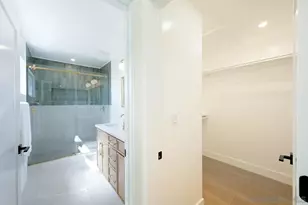 6211 Syracuse Ln, San Diego, CA 92122 - Photo 15