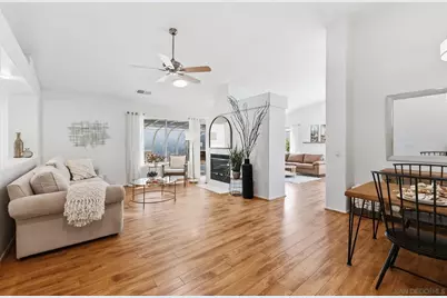  1220 Darwin Dr, Oceanside, CA 92056 - Photo 3