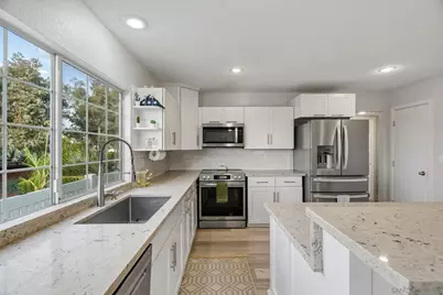  29760 Eagle Point Drive, Canyon Lake, CA 92587 - Photo 11