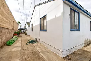 4918 Santa Monica Ave, San Diego, CA 92107 - Photo 11