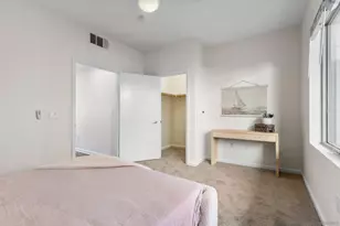 687 S Coast Hwy 101, Encinitas, CA 92024 - Photo 19