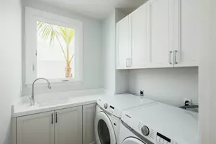 6911 Neptune Pl, La Jolla, CA 92037 - Photo 33