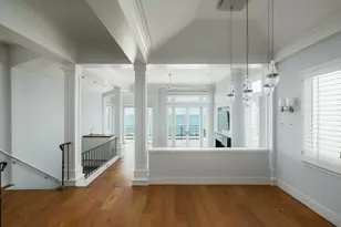 6911 Neptune Pl, La Jolla, CA 92037 - Photo 11