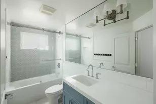 6911 Neptune Pl, La Jolla, CA 92037 - Photo 37