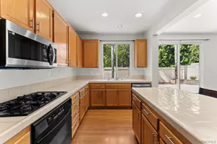 10086 Baylee Ln, San Diego, CA 92127 - Photo 7
