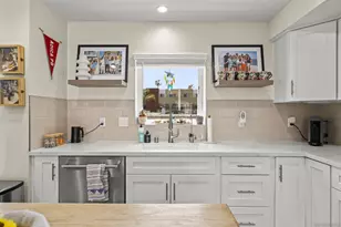 1952 Hornblend, San Diego, CA 92109 - Photo 15