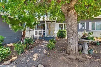  121 S Stephanie Lane, El Cajon, CA 92019 - Photo 3