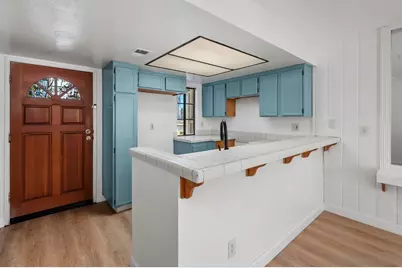  9250 Towne Centre Drive #6, San Diego, CA 92121 - Photo 5