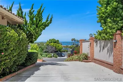  8361 Calle Del Cielo, La Jolla, CA 92037 - Photo 37