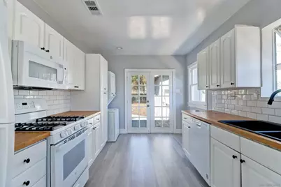  4199 Sunnyside Dr, Riverside, CA 92506 - Photo 11