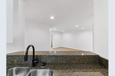  7565 Charmant Dr. #510, San Diego, CA 92122 - Photo 7