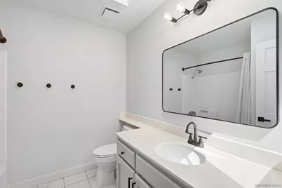  2565 Navarra Dr #B, Carlsbad, CA 92009 - Photo 25