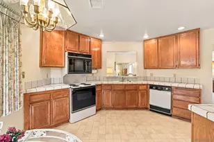 8360 Suntree Pl, San Diego, CA 92119 - Photo 11
