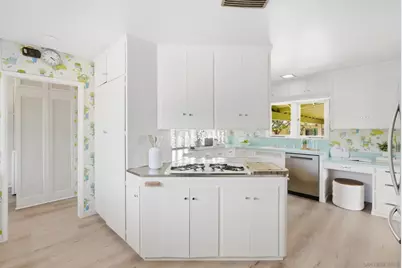  7865 Roseland Drive, La Jolla, CA 92037 - Photo 23