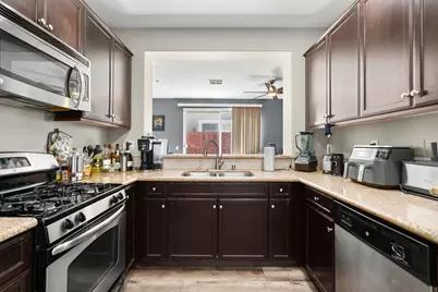  35797 Springvale Ln, Murrieta, CA 92562 - Photo 5