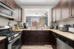 35797 Springvale Ln, Murrieta, CA 92562 - Photo 5