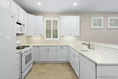  977 Blackhawk Dr, Beaumont, CA 92223 - Photo 5