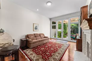 9744 Claiborne Square, La Jolla, CA 92037 - Photo 9