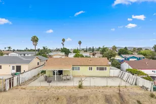 656 Flora Dr, Oceanside, CA 92057 - Photo 39