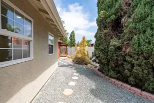 5790 Lone Star Dr, San Diego, CA 92120 - Photo 37