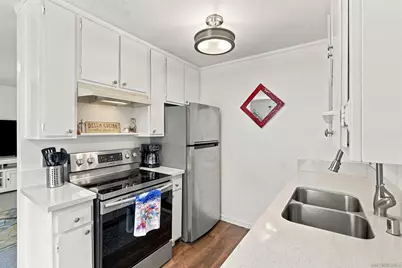  8692 Via Mallorca #D, La Jolla, CA 92037 - Photo 13