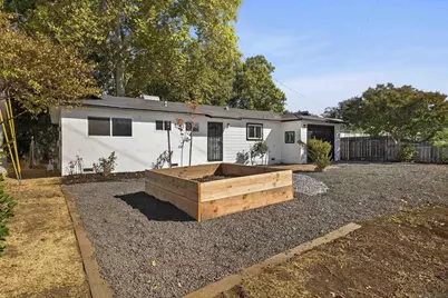  996 E Eaton Rd, Chico, CA 95973 - Photo 5