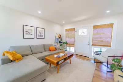  4190 Clairemont Dr, San Diego, CA 92117 - Photo 5