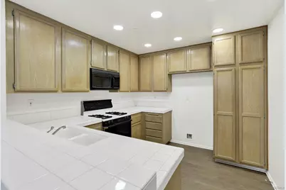  13450 Savanna, Tustin, CA 92782 - Photo 5