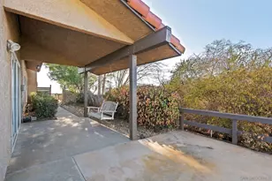 30138 Disney Ln, Vista, CA 92084 - Photo 7