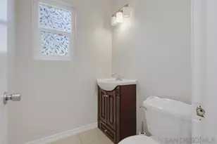 2190 Greenbrier Dr, Oceanside, CA 92054 - Photo 11