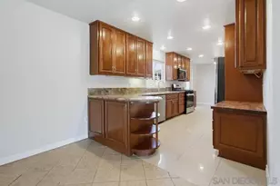2190 Greenbrier Dr, Oceanside, CA 92054 - Photo 7