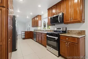 2190 Greenbrier Dr, Oceanside, CA 92054 - Photo 13