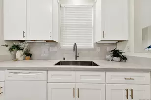 10864 Sabre Hill Dr, San Diego, CA 92128 - Photo 7
