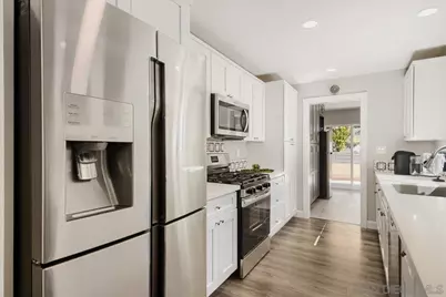  4902 Chateau Drive, San Diego, CA 92117 - Photo 11