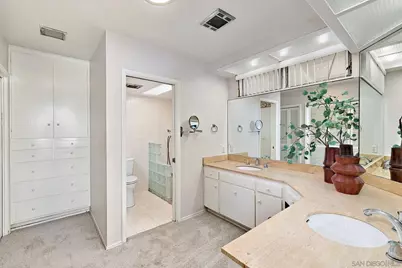  658 E Circle Drive, Solana Beach, CA 92075 - Photo 13