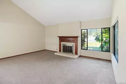  2365 Carriage Cir, Oceanside, CA 92056 - Photo 9