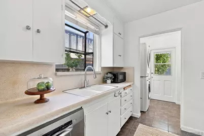  332 Glorietta Pl, Coronado, CA 92118 - Photo 15