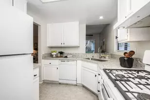 1087 Shadowridge Dr, Vista, CA 92081 - Photo 11