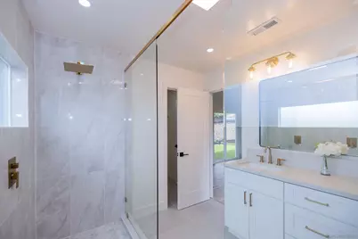  807 Poinsettia Ave, Vista, CA 92081 - Photo 23