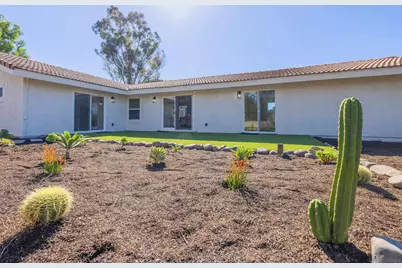 807 Poinsettia Ave, Vista, CA 92081 - Photo 43