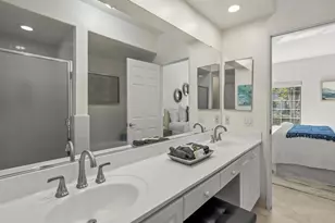 8635 Via Mallorca, La Jolla, CA 92037 - Photo 19
