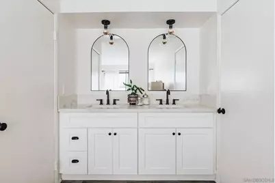  4652 Don Lorenzo Dr #A, Los Angeles, CA 90008 - Photo 25