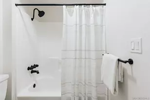 4652 Don Lorenzo Dr, Los Angeles, CA 90008 - Photo 37