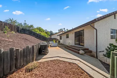  2041 Woodland Gln, Escondido, CA 92027 - Photo 17
