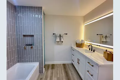  9929 Erma Rd #102, San Diego, CA 92131 - Photo 5