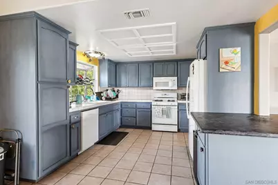  584 E Bobier, Vista, CA 92084 - Photo 13