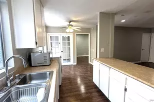 3142 Midway Dr, San Diego, CA 92110 - Photo 3