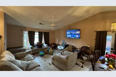  3642 W Redlands Ave, Fresno, CA 93722 - Photo 5